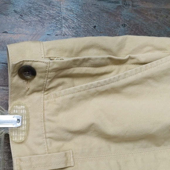 Abercrombie & Fitch Khaki Chino Shorts w/ Side Zipper - 12 - Picture 2 of 4